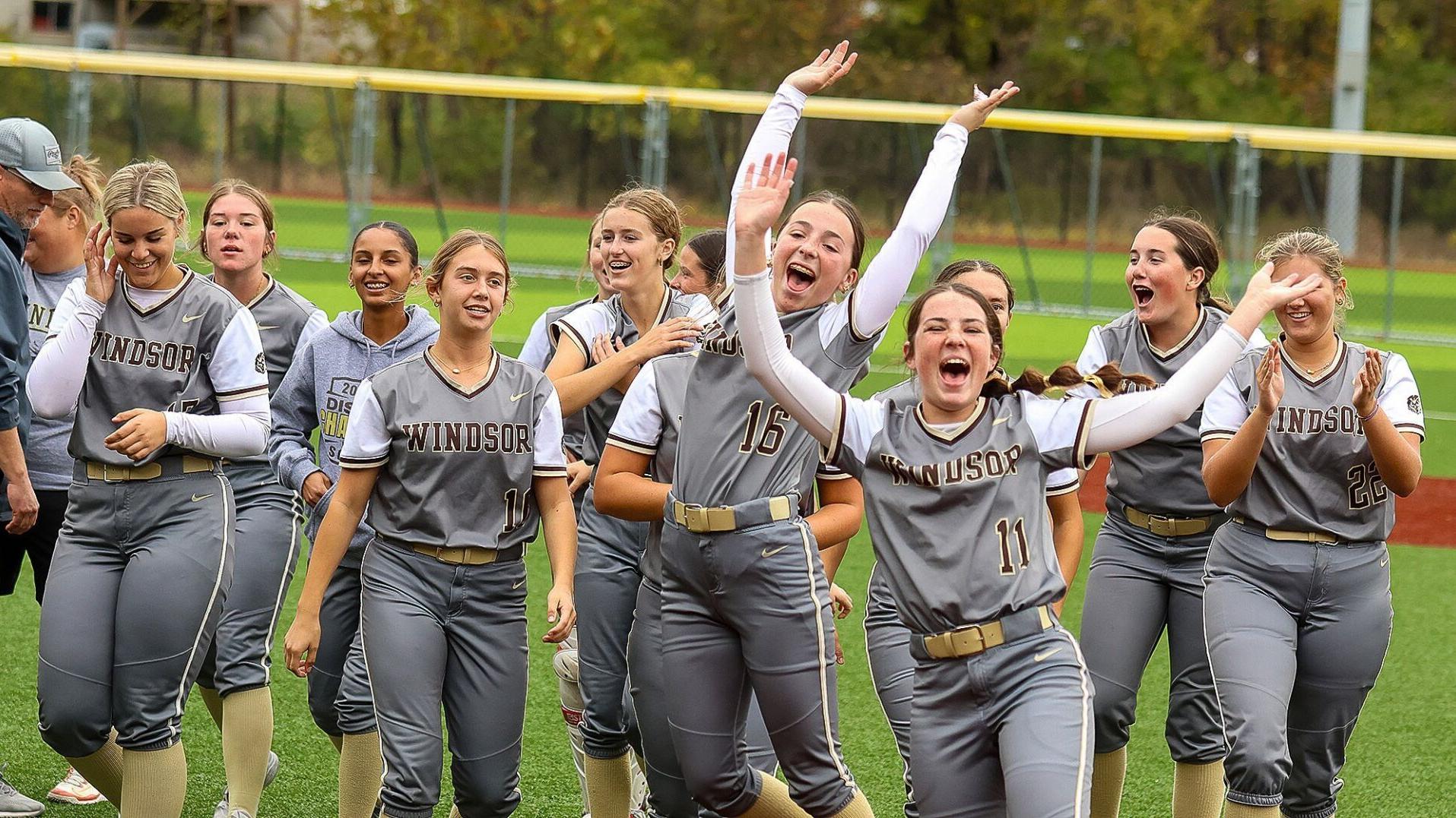 Windsor tops Westminster, earns program's first trip to softball state semifinals